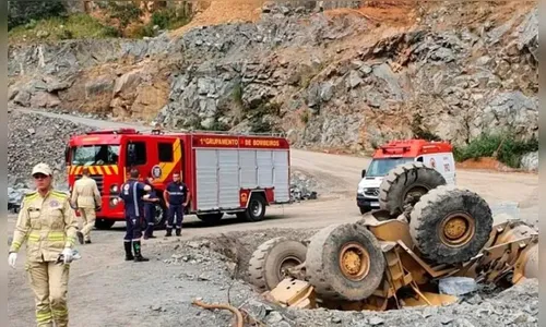 Trabalhador morre prensado por trator em pedreira no Paraná