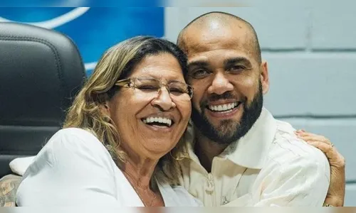 Mãe de Daniel Alves diz ter sido barrada em julgamento do filho