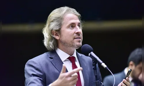 Ladrões invadem casa do deputado Zeca Dirceu no Paraná