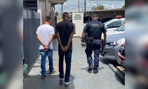 Dupla é presa após ser flagrada tentando furtar moto em Apucarana