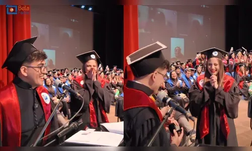 Formando de direito pede namorada em casamento na colação de grau