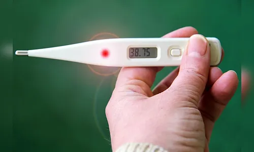 Dengue ou covid? Saiba diferenciar os sintomas das duas doenças
