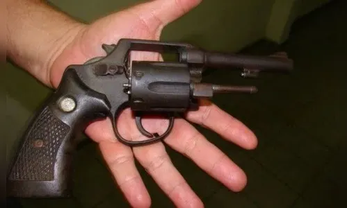 Homem agride noivo da ex-companheira e ameaça casal em Ivaiporã