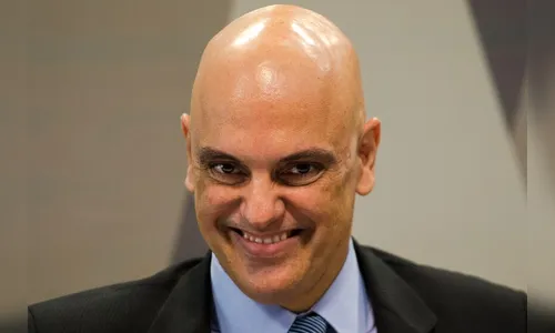 Hacker invade perfil da Câmara e chama Alexandre de Moraes de ditador