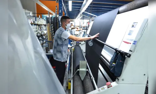 Jovens ocuparam 71,7 mil vagas de trabalho no Paraná em 2023