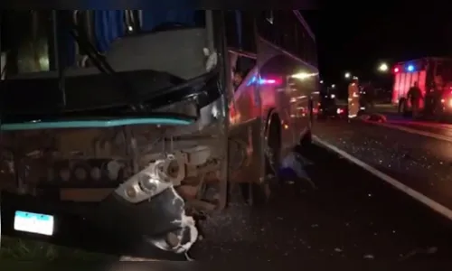 Casal morre em colisão frontal entre moto e ônibus na BR-277
