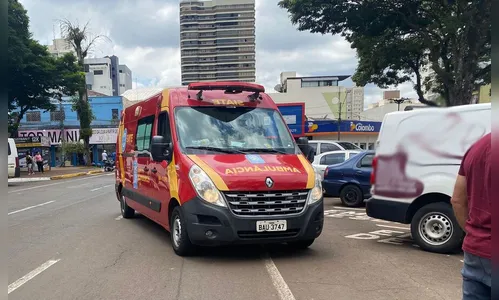 Motociclista é levada ao 'Providência' após acidente no centro