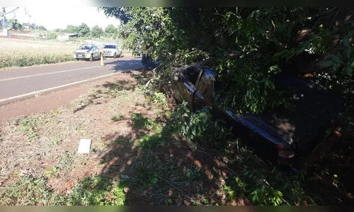 Jovem morre após ser arremessado de veículo em capotamento na PR-160