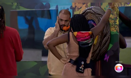 Marcus Vinicius atende Big Fone e indica três brothers para o paredão