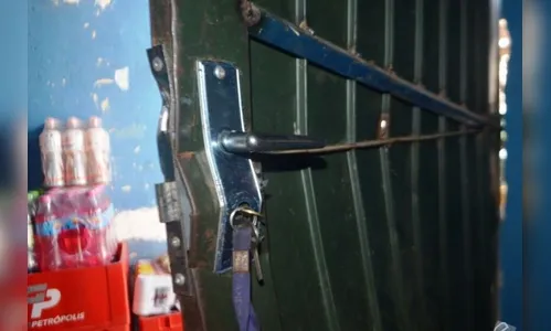 Ladrões arrombam porta de bar e furtam dinheiro em Apucarana