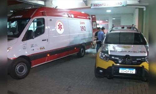 Jovem fica em estado gravíssimo após ser atingido por dois tiros