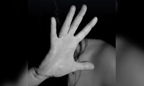 Adolescente de 13 anos é morta com mata-leão pelo ex-namorado