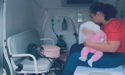 Bebê fratura crânio e é levada sem cinto de segurança a hospital