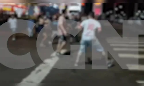 Chocante: vídeo de briga generalizada em cidade do PR viraliza na web