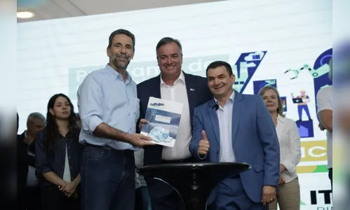 Cambira: prefeito assina termo de adesão da Amuvi ao Programa AMP 4.0