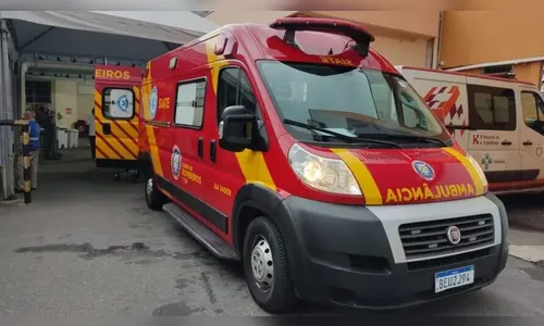 Jovem busca ajuda dos bombeiros após ter dedo decepado por traficantes