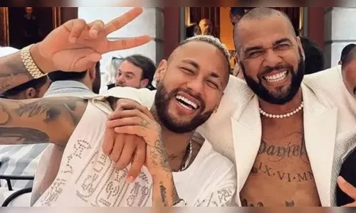 Senadora critica Neymar por ajuda financeira a Daniel Alves