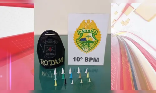 Suspeito descarta drogas no vaso sanitário, mas é preso em flagrante