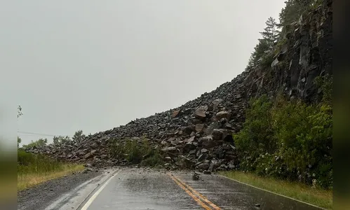 Com detonações de rocha frequentes, obra na PR-170 tem bloqueios
