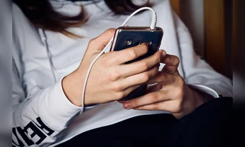 Região soma 930 furtos ou roubos de celulares em 2023; veja por cidade