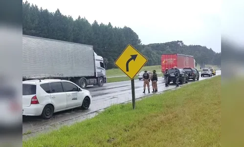 Casal é feito refém por suspeito que fugia da polícia no Paraná