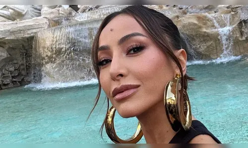 Sabrina sato assumiu estar namorando recentemente