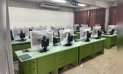 UEL recebe computadores do Estado e renova laboratórios de informática