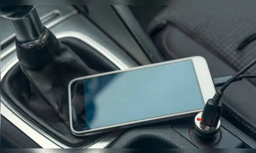 Homem tem celular furtado de dentro do carro na PR-848  em Ariranha