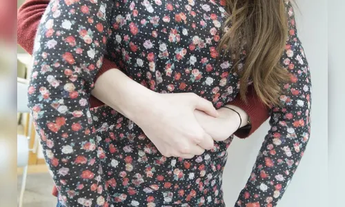 Policiais socorrem menina de 12 anos engasgada com comida em Arapongas