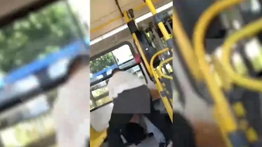 A situação foi gravada por um usuário do transporte público