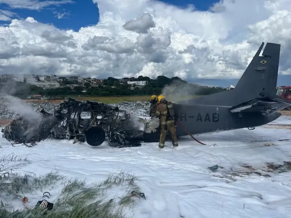 Avião caiu e duas pessoas morreram em Belo Horizonte