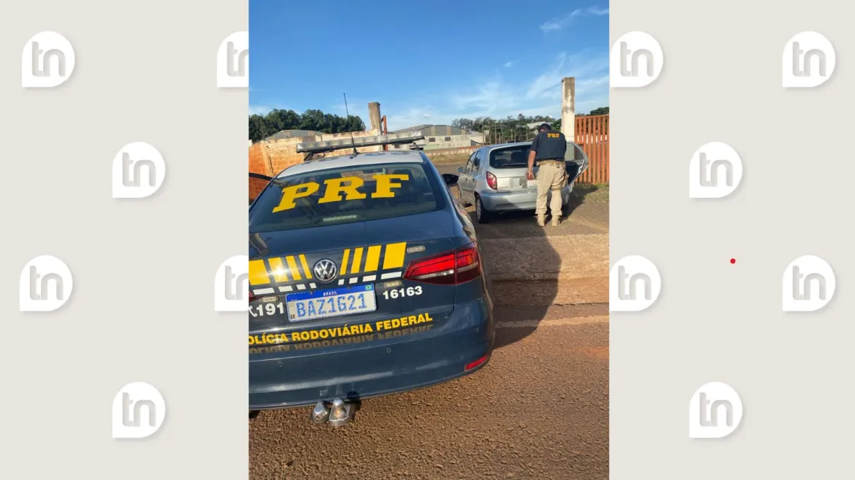 Carro foi apreendido na tarde desta segunda