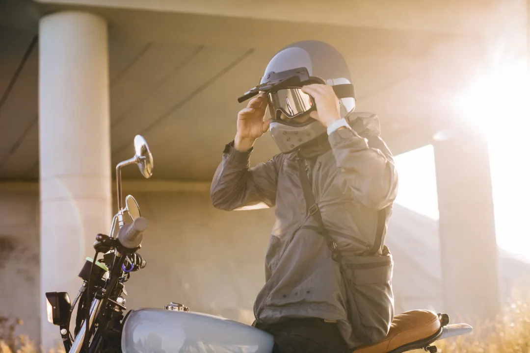 Mais um: menino de 13 anos é flagrado pilotando motocicleta