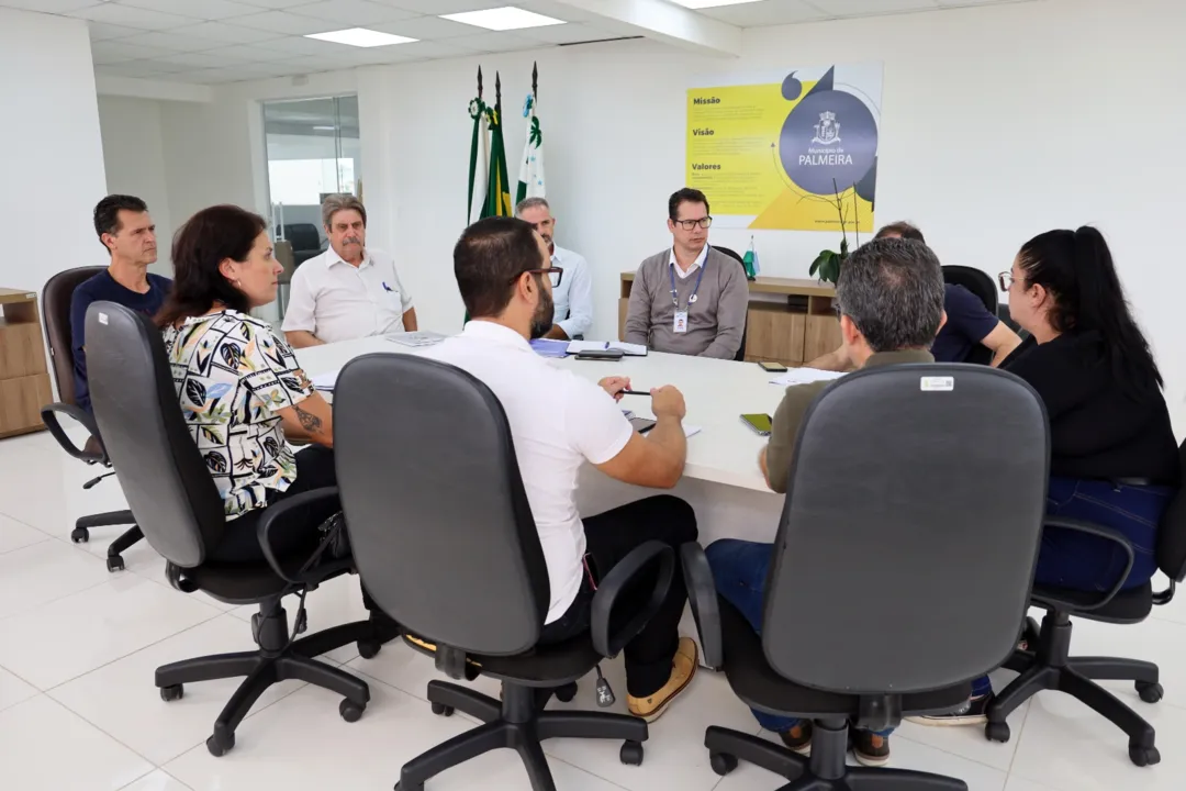 Reunião com representantes da Companhia e do Município tratou das prioridades em saneamento