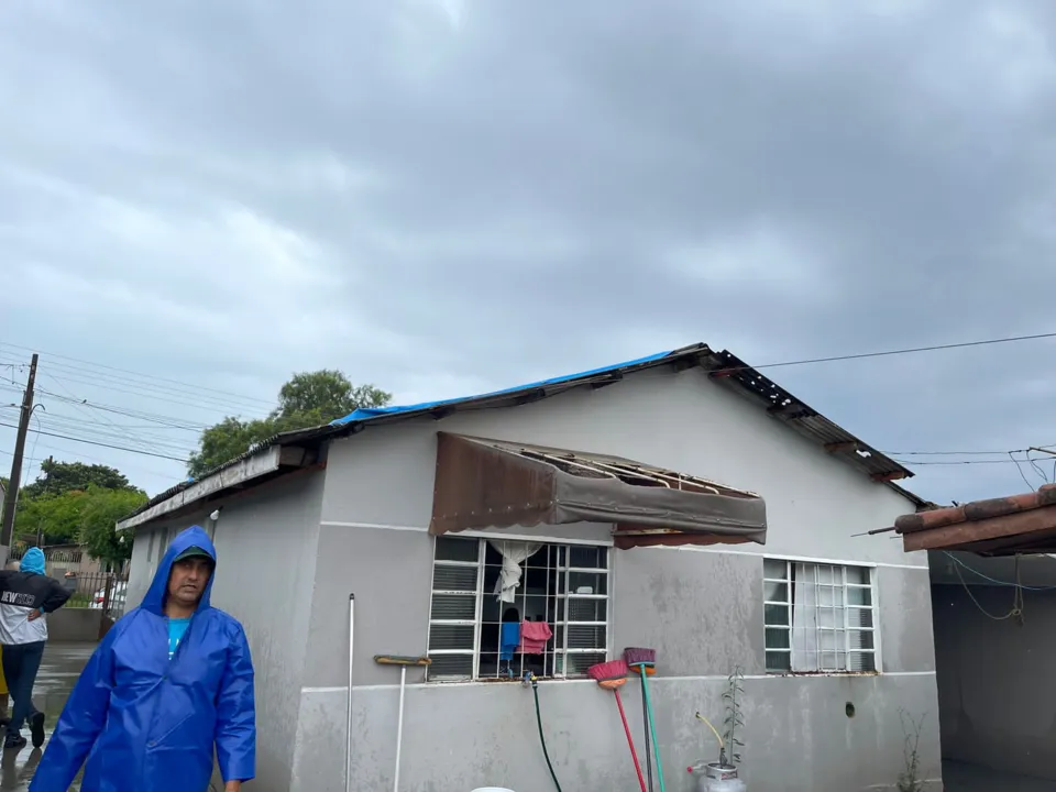 Temporal danificou 1,2 mil casas em Faxinal