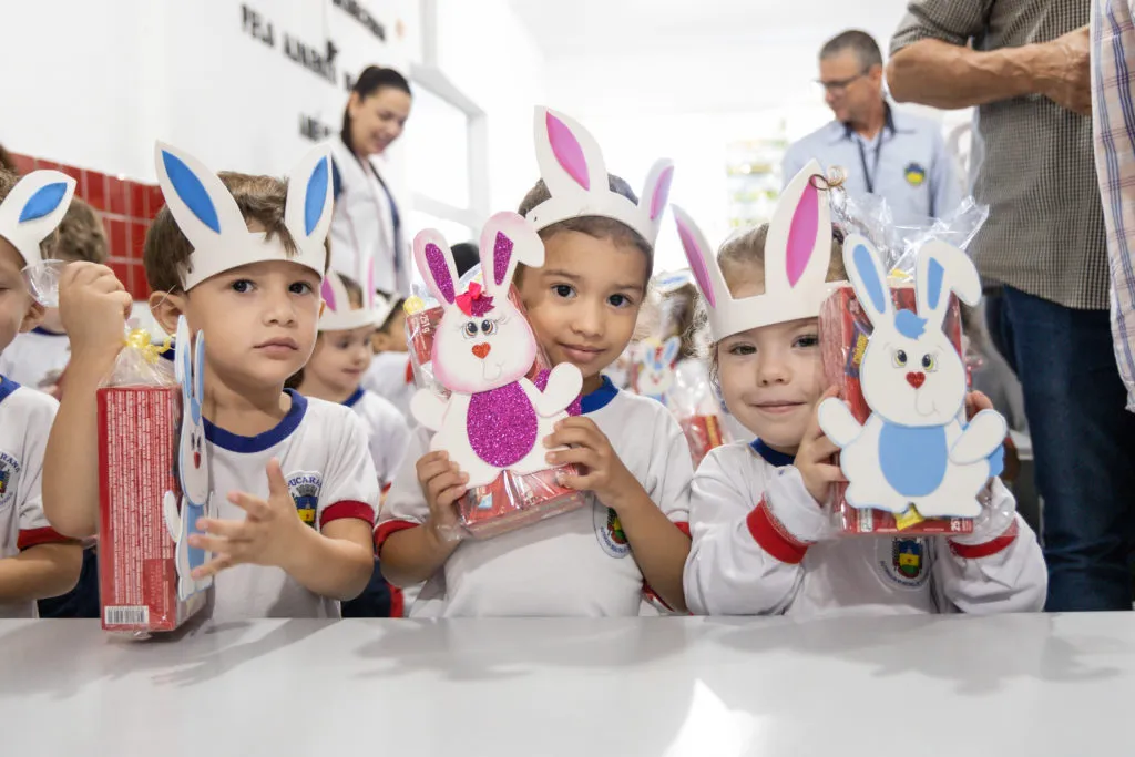 Todos os alunos, dos 24 centros infantis e 36 escolas, foram contemplados