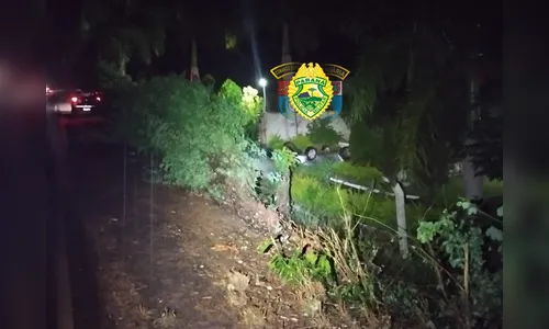 Carro com placas de Cambira capota e homem de 35 anos morre no PR