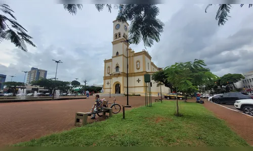 Domingo começa abafado e com possibilidade de temporal, diz Simepar