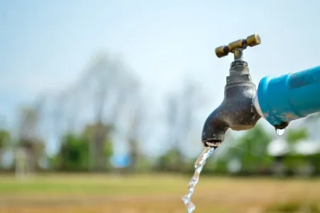 A população precisa fazer uso racional da água, priorizando alimentação e higiene pessoal