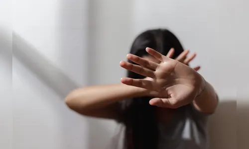 Mulher em situação de rua é agredida pelo ex-companheiro; PM é chamada