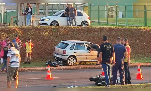 Batida entre carro e duas motos deixa feridos em Ivaiporã