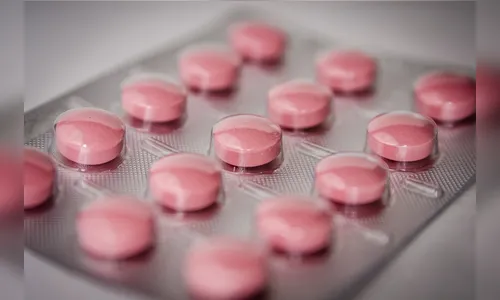 Ao persistirem os sintomas o médico deverá ser consultado