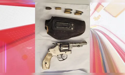 PM apreende arma de fogo durante operação realizada na região