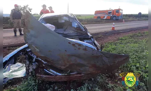 Capotamento na PR-090 deixa três pessoas feridas em Alvorada do Sul