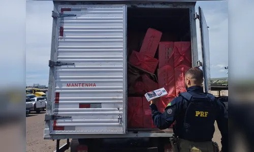 PRF apreende caminhão com cigarros que tinha como destino Apucarana