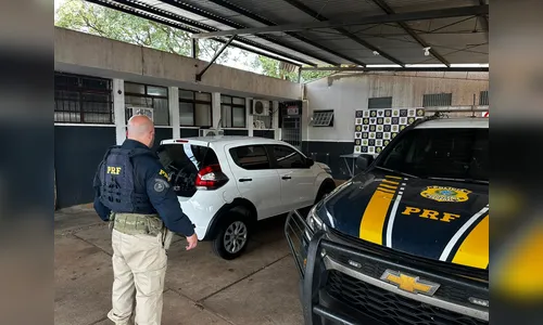PRF recupera em Maringá veículo furtado em São Paulo