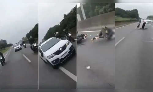 Vídeo chocante mostra motorista embriagado atingindo moto e capotando