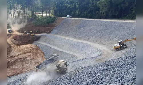 DER/PR segue recuperando rodovia atingida pelas fortes chuvas