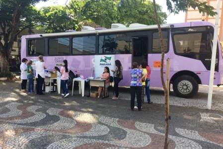 Em março, Ônibus Lilás da Secretaria de Justiça, Família e Trabalho vai levar para 6 municípios atendimento e orientação às mulheres - cURITIBA, 03/03/2022