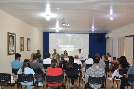 Encontro foi realizado no Cecom